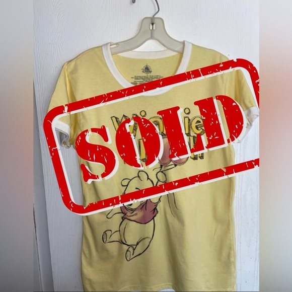 Winnie the Pooh t-shirt Yellow Women’s size Large (C) - Picture 1 of 3